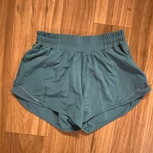Lululemon Hotty Hot Shorts 4” Desert Teal Size 2